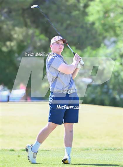 Thumbnail 3 in AIA Division III State Championship photogallery.