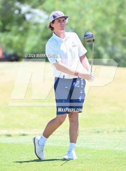 Thumbnail 3 in AIA Division III State Championship photogallery.