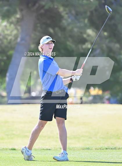 Thumbnail 2 in AIA Division III State Championship photogallery.