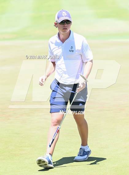 Thumbnail 2 in AIA Division III State Championship photogallery.