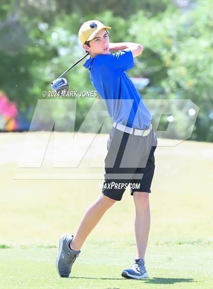 Thumbnail 3 in AIA Division III State Championship photogallery.
