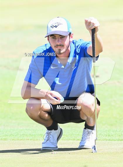 Thumbnail 2 in AIA Division III State Championship photogallery.