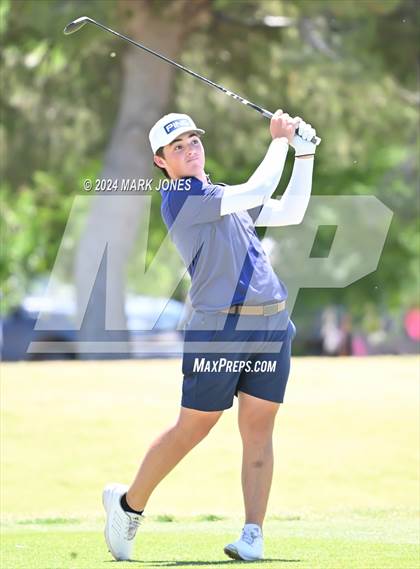 Thumbnail 2 in AIA Division III State Championship photogallery.