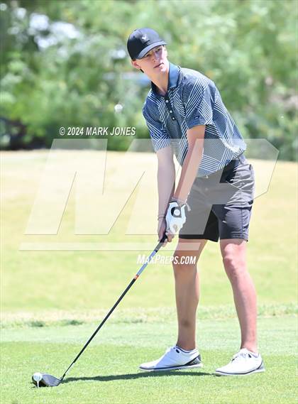 Thumbnail 3 in AIA Division III State Championship photogallery.