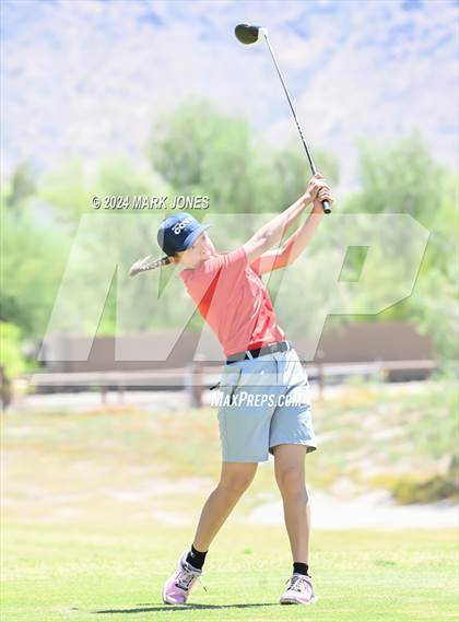 Thumbnail 2 in AIA Division III State Championship photogallery.