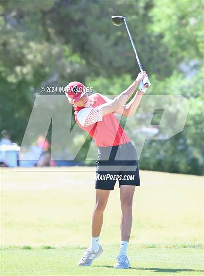 Thumbnail 2 in AIA Division III State Championship photogallery.