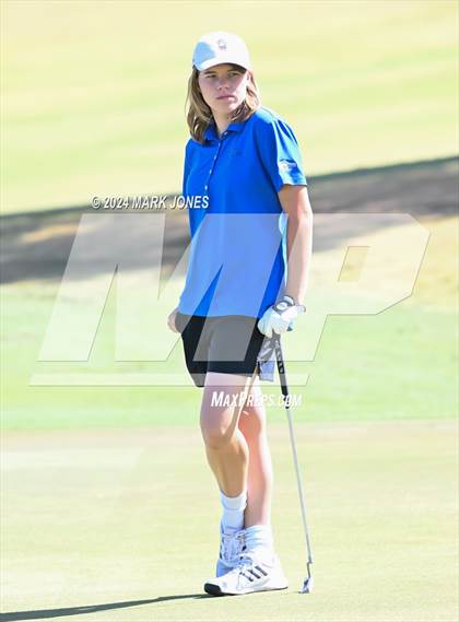 Thumbnail 2 in AIA Division III State Championship photogallery.