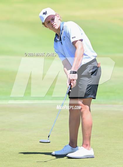 Thumbnail 3 in AIA Division III State Championship photogallery.