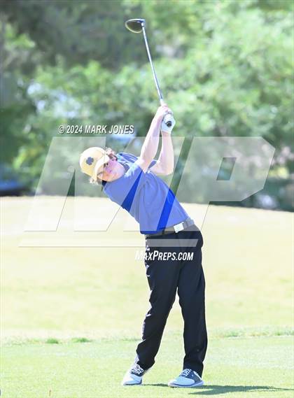 Thumbnail 2 in AIA Division III State Championship photogallery.