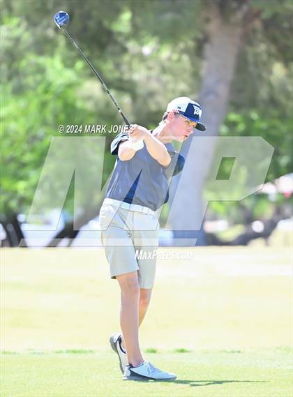 Thumbnail 2 in AIA Division III State Championship photogallery.