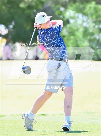 Thumbnail 2 in AIA Division III State Championship photogallery.