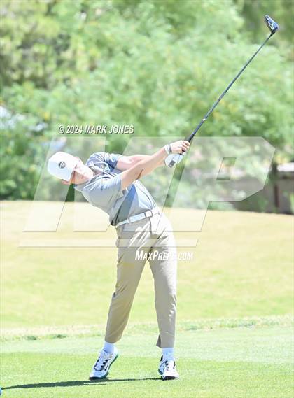 Thumbnail 3 in AIA Division III State Championship photogallery.