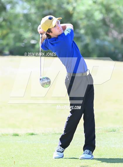 Thumbnail 3 in AIA Division III State Championship photogallery.