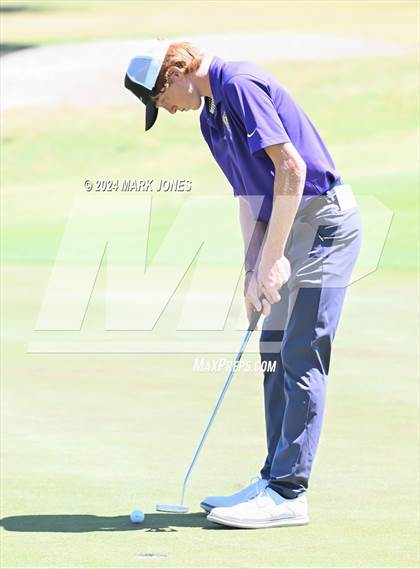Thumbnail 2 in AIA Division III State Championship photogallery.