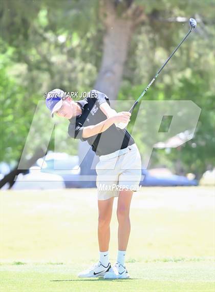 Thumbnail 2 in AIA Division III State Championship photogallery.