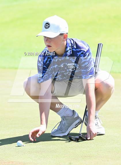 Thumbnail 2 in AIA Division III State Championship photogallery.