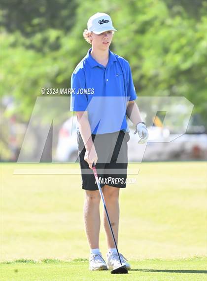 Thumbnail 2 in AIA Division III State Championship photogallery.