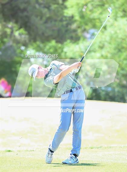 Thumbnail 2 in AIA Division III State Championship photogallery.