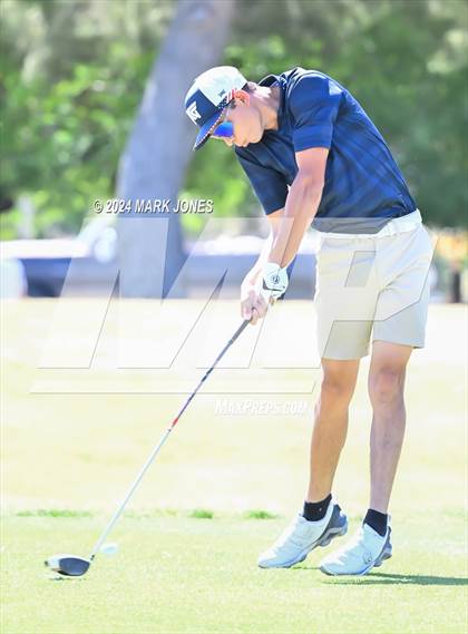 Thumbnail 2 in AIA Division III State Championship photogallery.