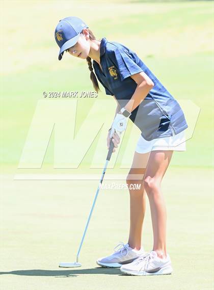 Thumbnail 2 in AIA Division III State Championship photogallery.