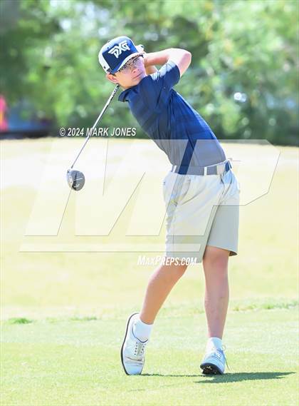Thumbnail 3 in AIA Division III State Championship photogallery.