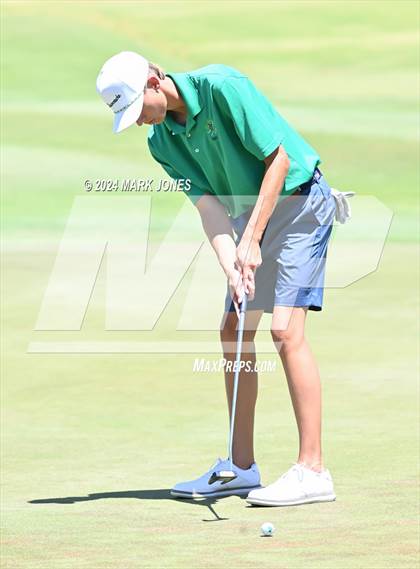 Thumbnail 3 in AIA Division III State Championship photogallery.