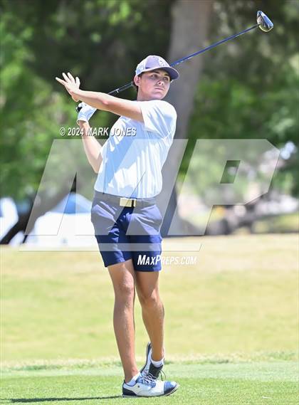 Thumbnail 2 in AIA Division III State Championship photogallery.