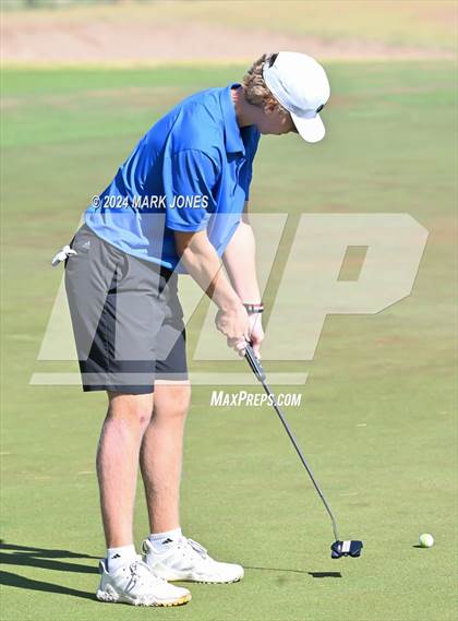Thumbnail 1 in AIA Division III State Championship photogallery.