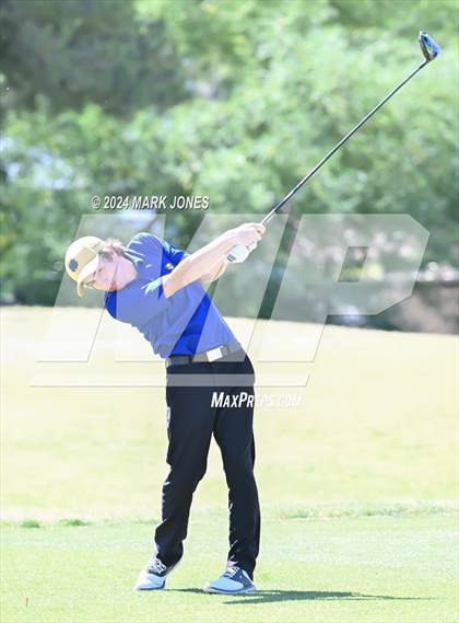 Thumbnail 1 in AIA Division III State Championship photogallery.