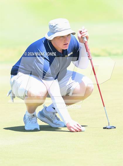 Thumbnail 3 in AIA Division III State Championship photogallery.