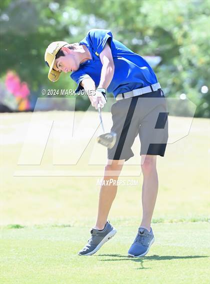 Thumbnail 2 in AIA Division III State Championship photogallery.