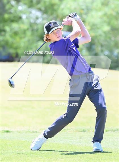 Thumbnail 2 in AIA Division III State Championship photogallery.
