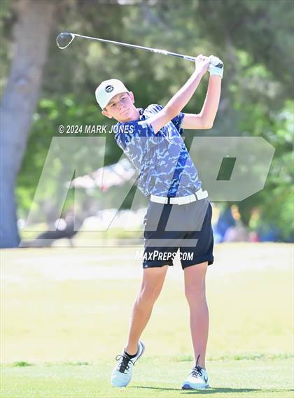 Thumbnail 1 in AIA Division III State Championship photogallery.