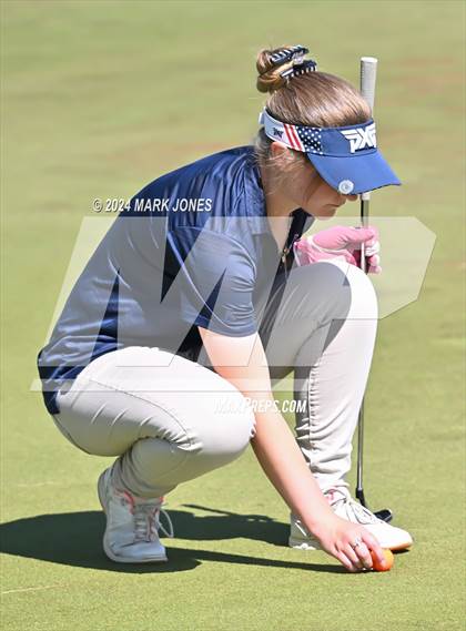 Thumbnail 2 in AIA Division III State Championship photogallery.