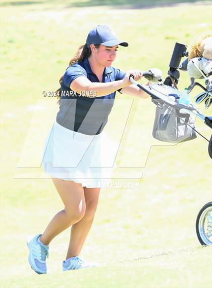Thumbnail 1 in AIA Division III State Championship photogallery.