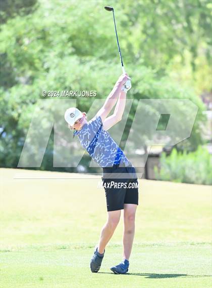 Thumbnail 2 in AIA Division III State Championship photogallery.