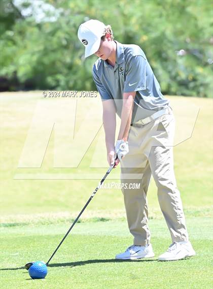 Thumbnail 2 in AIA Division III State Championship photogallery.