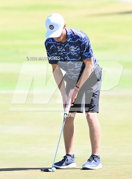 Thumbnail 1 in AIA Division III State Championship photogallery.