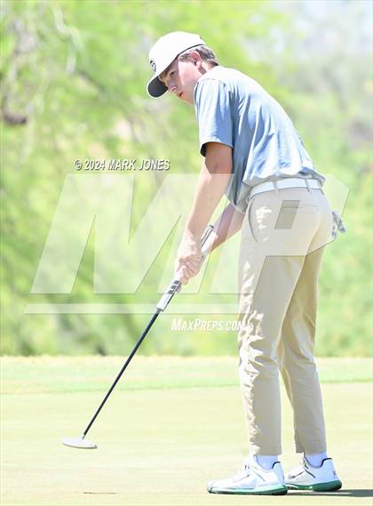 Thumbnail 2 in AIA Division III State Championship photogallery.