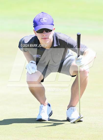 Thumbnail 1 in AIA Division III State Championship photogallery.