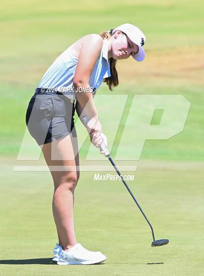 Thumbnail 2 in AIA Division III State Championship photogallery.