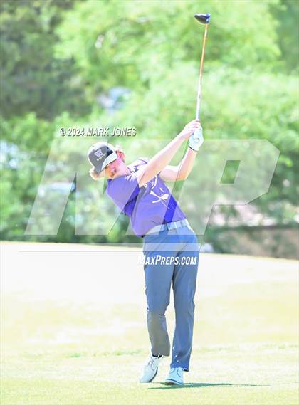 Thumbnail 2 in AIA Division III State Championship photogallery.