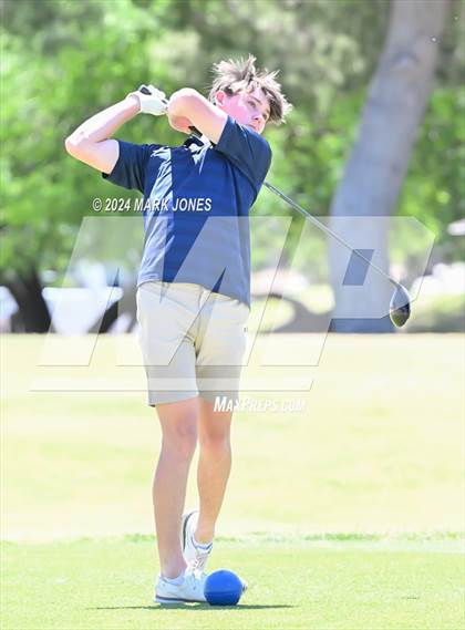 Thumbnail 2 in AIA Division III State Championship photogallery.