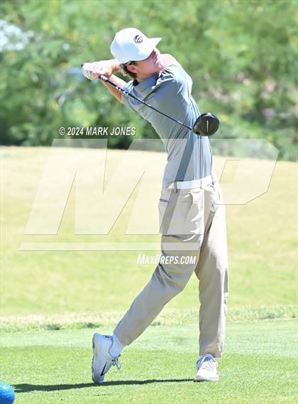 Thumbnail 2 in AIA Division III State Championship photogallery.