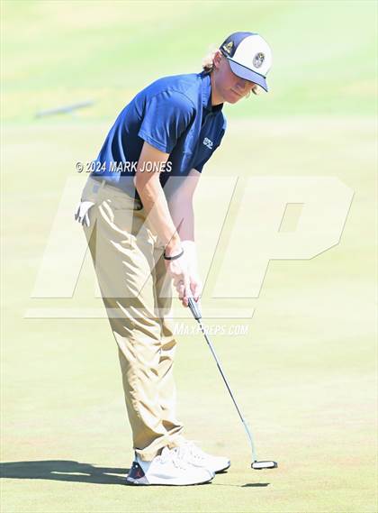 Thumbnail 3 in AIA Division III State Championship photogallery.