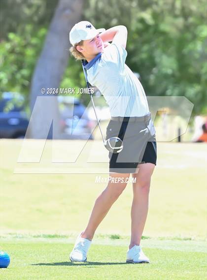Thumbnail 3 in AIA Division III State Championship photogallery.