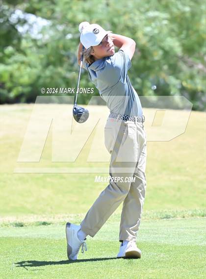 Thumbnail 2 in AIA Division III State Championship photogallery.