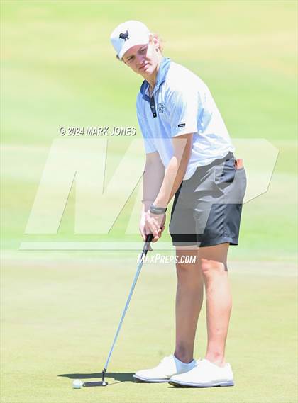 Thumbnail 2 in AIA Division III State Championship photogallery.