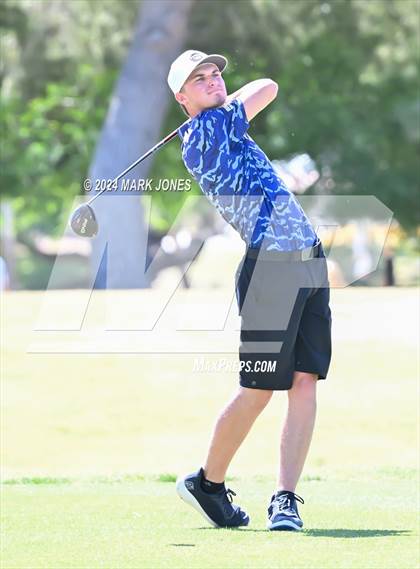 Thumbnail 2 in AIA Division III State Championship photogallery.