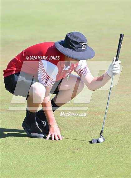 Thumbnail 3 in AIA Division III State Championship photogallery.